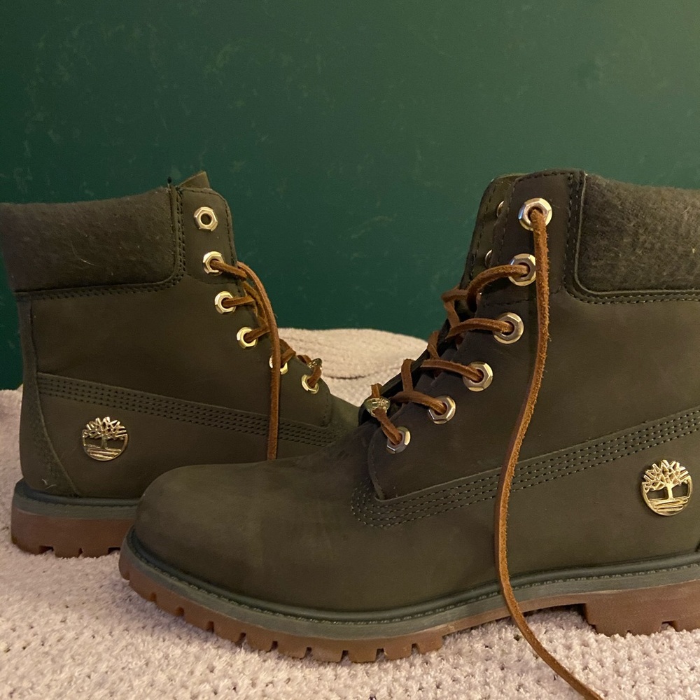 Women’s dark green timberland boots